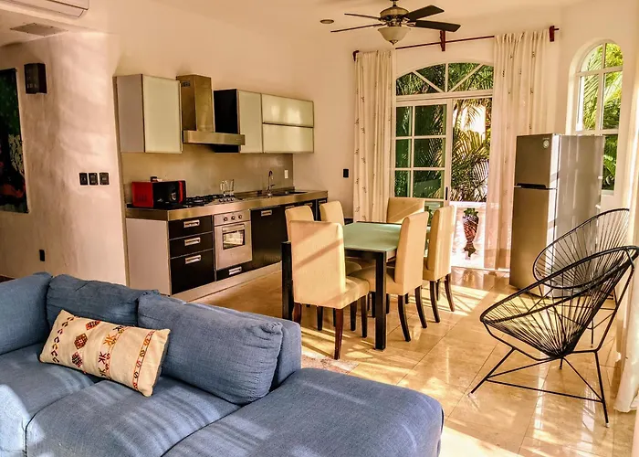 Castillo Playacar Fase 1 9br 3kitchen Pool Walk To 5th Ave 25max Holiday home *